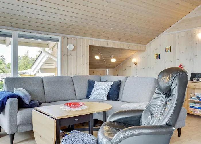 Albantine - 150m From The Sea By Interhome